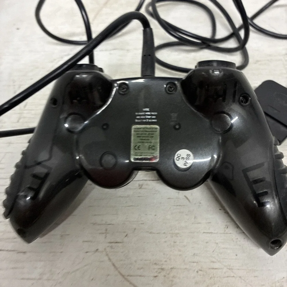 Shark ps2 controller wired 2005 Mad Cats Wired Item 8226